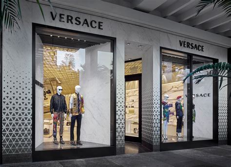 prima boutique monomarca versace|versace shops near me.